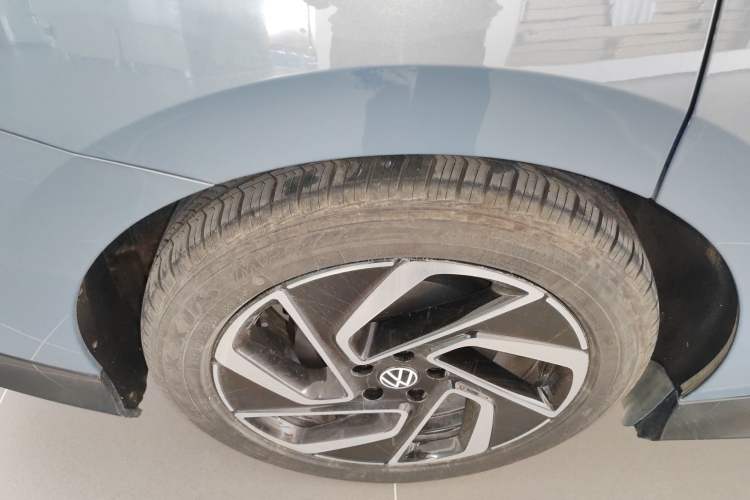 Used Volkswagen ID.7 VIZZION 2024 PRO Model Right Rear Wheel Hub