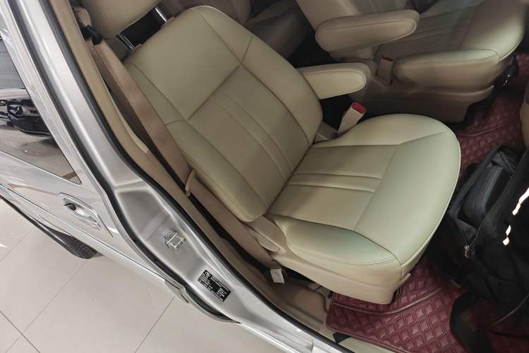 Used Buick GL8 2014 2.4L Classic Edition Right Front Seat