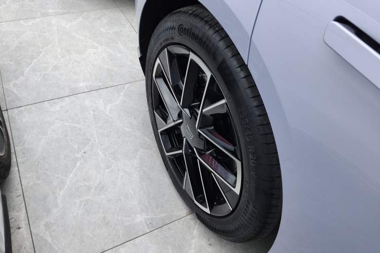 Used Avatr 06 2025 Max Extended-Range Edition Right Rear Wheel Hub