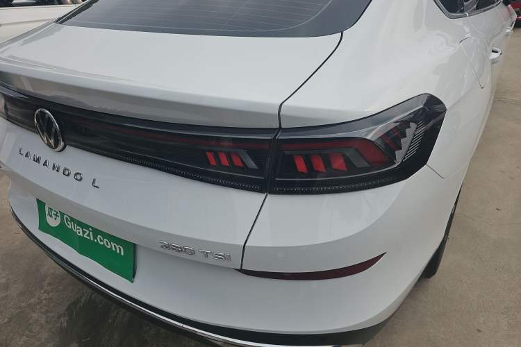 Used Volkswagen Lamando 2024 Lavida L 280TSI DSG Cool & Spicy Edition Right Rear Taillight