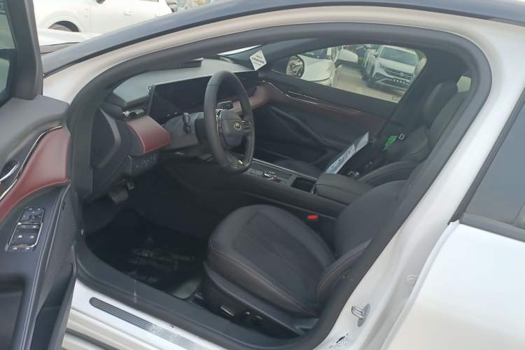 Used Ford Mondeo 2022 Facelifted EcoBoost 245 Ultimate Edition Driver Seat