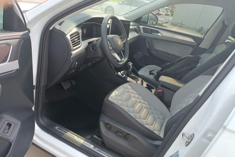 Used Volkswagen Tayron 2023 Revised Version 380TSI All-Wheel Drive R-Line High-Energy Edition Driver Seat