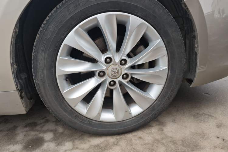 Used CHANGAN Raeton 2014 1.8T Automatic Prestige Anniversary Edition China IV Standard Right Front Wheel Hub