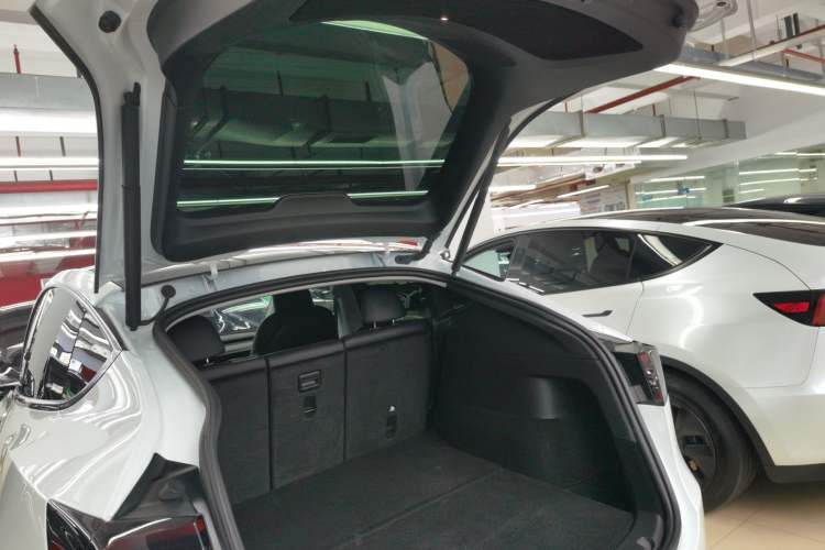 Used Tesla Model Y 2024 Long-Range All-Wheel-Drive Version