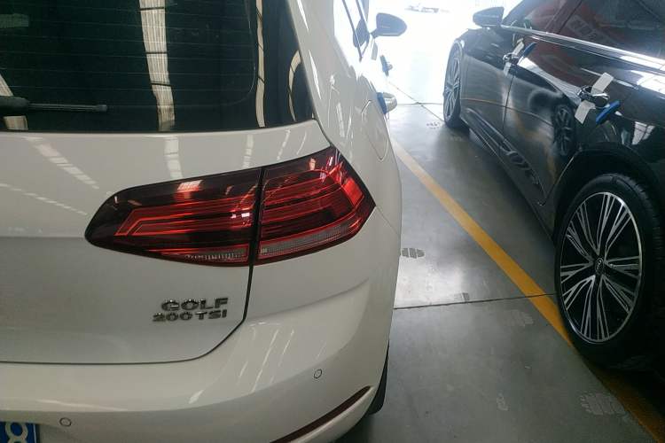 Used Volkswagen Golf 2020 200TSI DSG Comfortable and Ambitious Edition