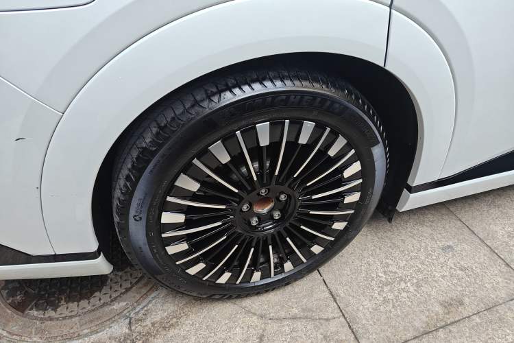 Used XPeng X9 2025 740 Ultra-Long Range Max