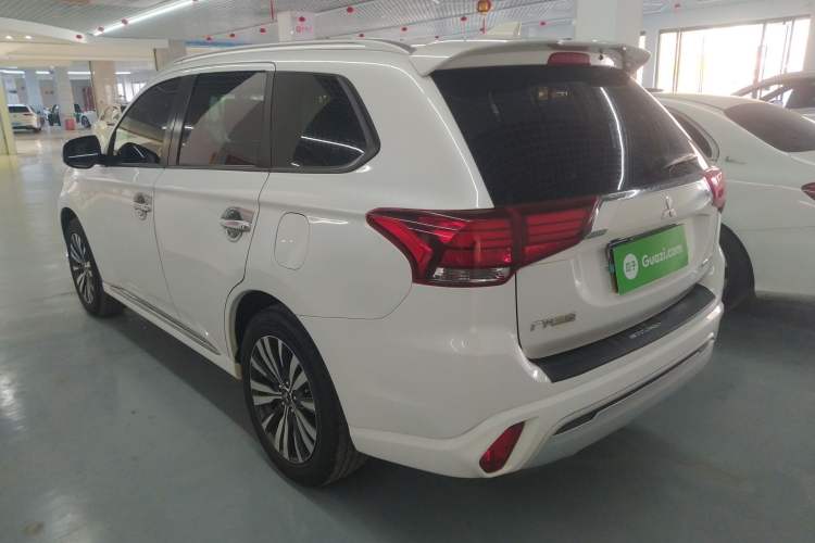 Used Mitsubishi Outlander 2021 2.0L Two-Wheel Drive Comfort Edition 5 Seats
