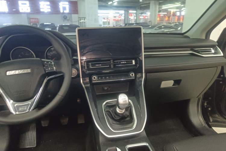 Used Haval M6 2021 PLUS 1.5T Manual Luxury Smart Connectivity Model Audio And AC Panel