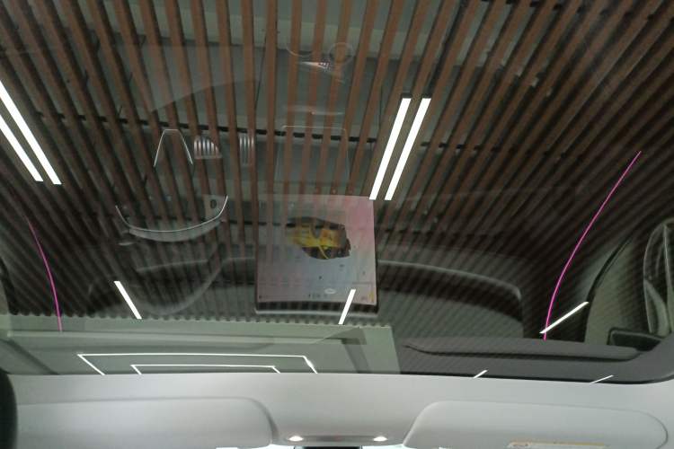 Used Tesla Model Y 2025 Rear-Wheel-Drive Version
