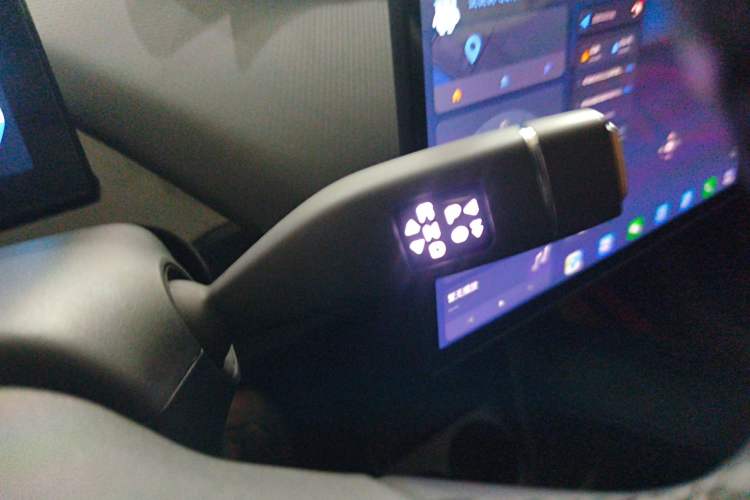 Used Chery New Energy Boundless Pro 2022 301km "Divine Beast" Version with Lithium Iron Phosphate Gear Lever