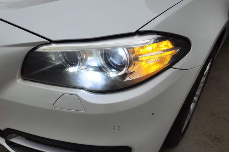 Used BMW 5 Series 2014 525Li Leading Model
