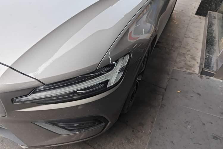 Used Volvo S60 2022 B4 Zhiyi Luxury Edition