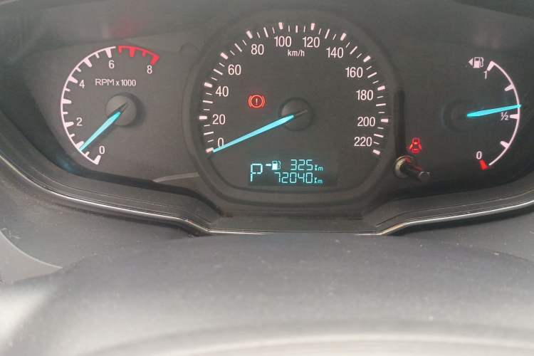 Used Ford Escort 2015 1.5L Automatic Fashion Model Odometer Close Up