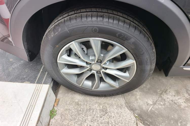 Used Roewe RX5 2025 PLUS 330TGI Automatic Trendsetting Smart Edition Exterior 8