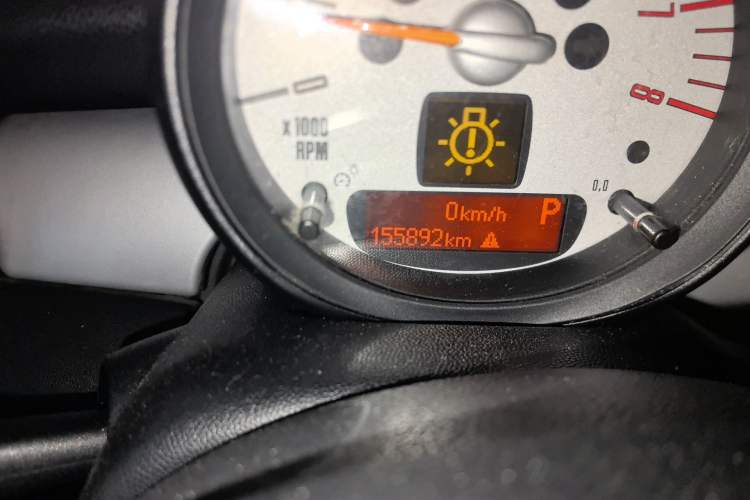 Used MINI 2012 1.6L COOPER Baker Street Odometer Close Up