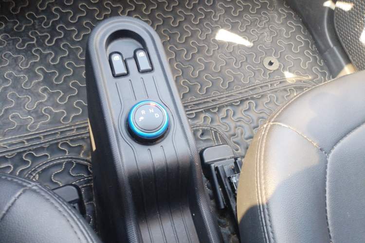 Used Wuling Hongguang MINIEV 2020 Lite Version Lithium Iron Phosphate Gear Lever