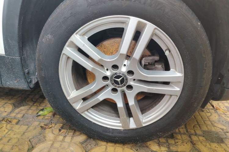 Used Mercedes-Benz GLB 2020 GLB 200 Dynamic Edition Right Front Wheel Hub