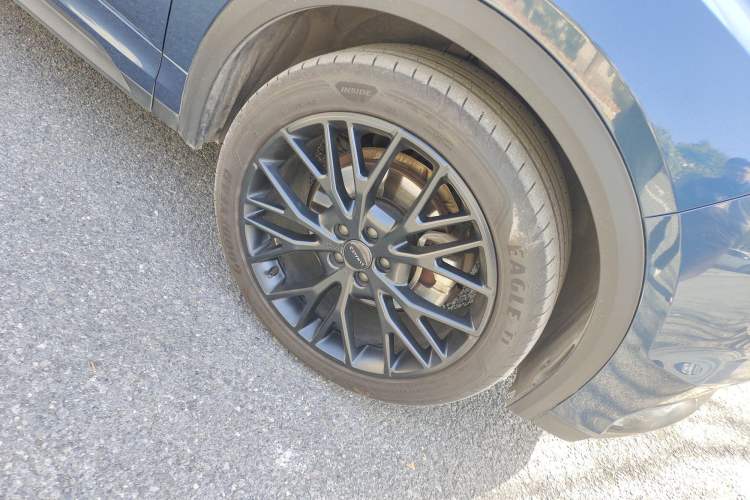 Used Lynk & Co 05 2020 2.0TD Two-Wheel Drive Shine Halo