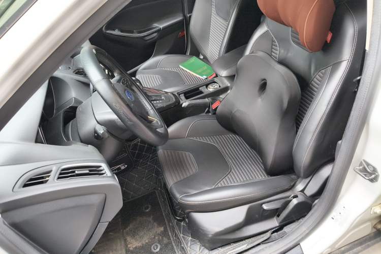 Used Ford Focus 2017 Hatchback 1.6L Automatic Fashion Edition Smart Drive Version