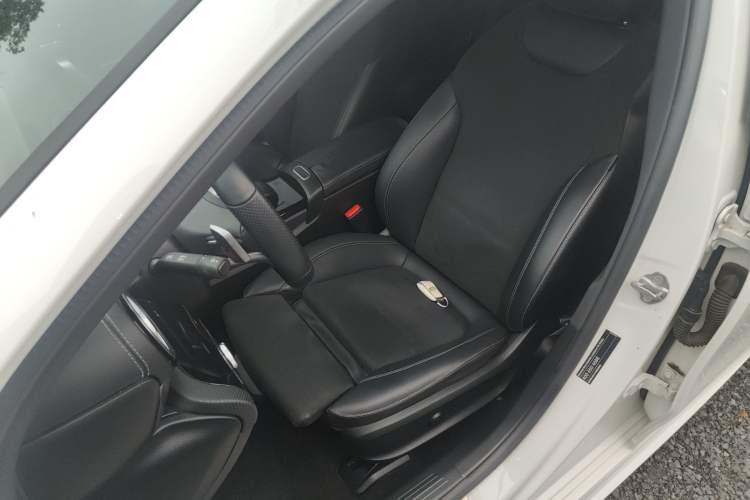 Used Mercedes-Benz A-Class 2022 Revised Version A 200 L Sport Sedan Fashionable Style