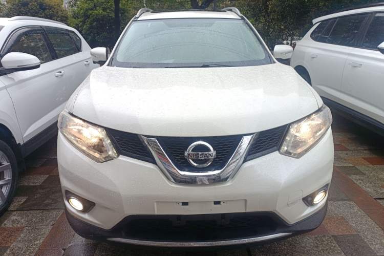 Used Nissan X-Trail 2015 2.0L CVT Comfort MAX Edition 2WD
