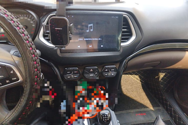 Used GAC Trumpchi GS4 2017 235T Manual Two-Wheel Drive Luxury Edition Audio And AC Panel