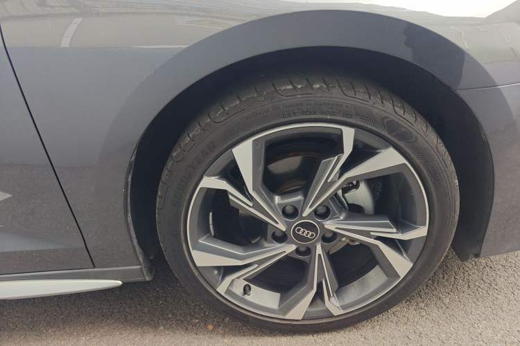 Used Audi A3 2022 Sportback 35 TFSI Luxury Sports Model Right Front Wheel Hub