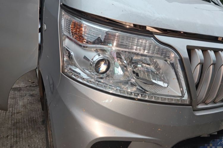 Used CHANGAN KAICHENG Ruixing M60 2023 1.5L GDI Comfort Van 2-Seater Right Front Headlight