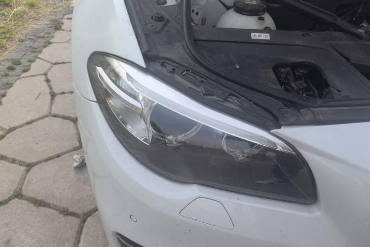 Used BMW 5 Series 2014 525Li Luxury Design Package Right Front Headlight