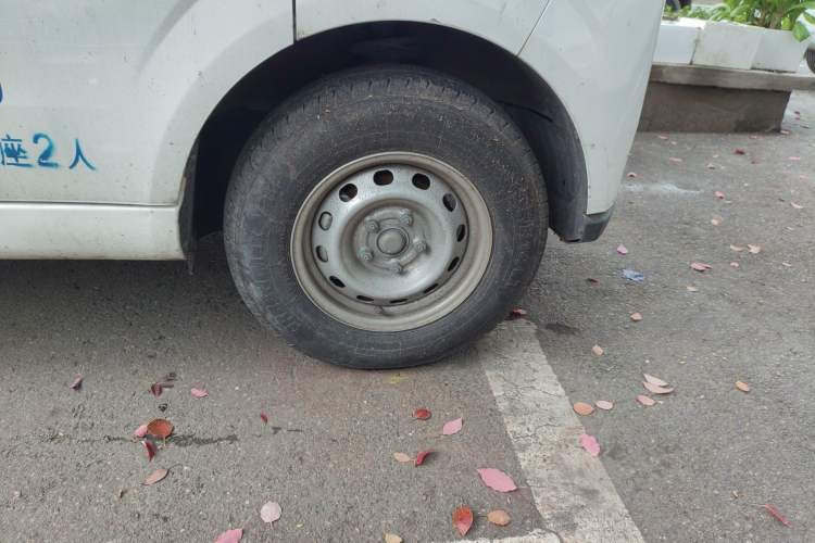 Used Farizon Xingxiang V 2023 V6E PLUS Ningde Times 41.86kWh 2nd-Generation Battery Pack – Value Edition
