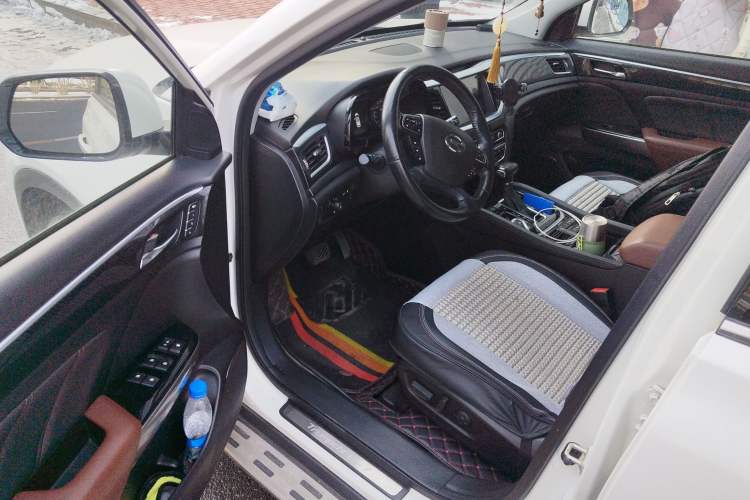 Used GAC Trumpchi GS7 2017 320T Two-Wheel-Drive Luxury Smart Connectivity Model