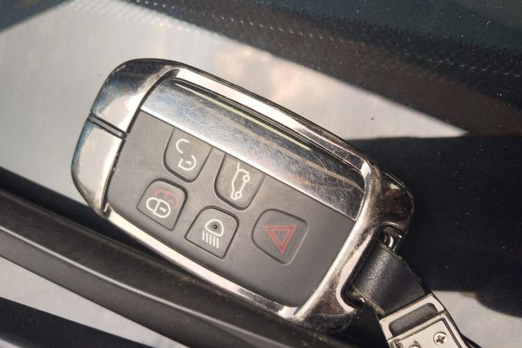 Used Land Rover Discovery Sport 2017 2.0T PURE Vehicle Key