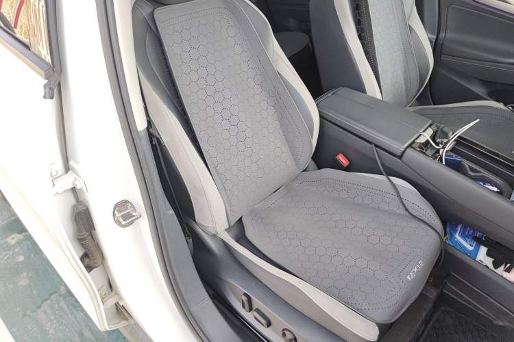 Used Volkswagen ID.7 VIZZION 2024 First Edition Right Front Seat