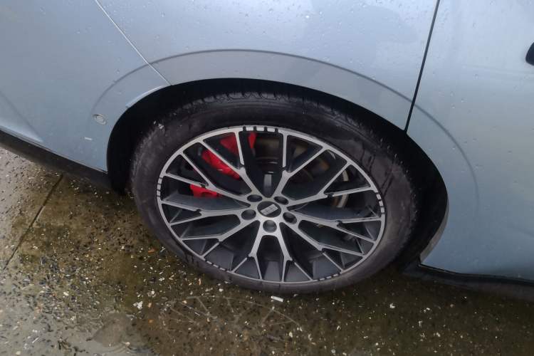 Used Geely Galaxy E8 2025 620 km All-Wheel Drive Starship LiDAR-Enabled Intelligent Driving Version Exterior 5