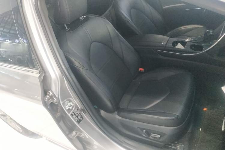 Used Toyota Avalon 2019 2.0L Luxury Edition China VI Standard