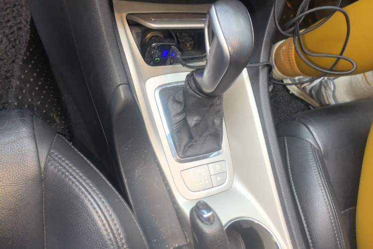 Used Citroen C5 2011 2.3L Automatic Zunyu Version Gear Lever