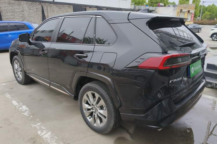 Used Toyota Wildlander 2024 2.0L CVT Two-Wheel Drive Urban Edition
