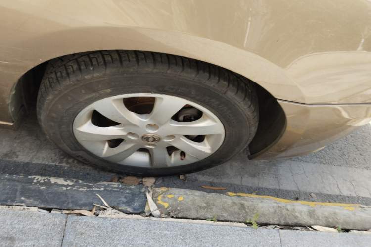 Used Dongfeng Aeolus A60 2012 1.6L Automatic Luxury Version
