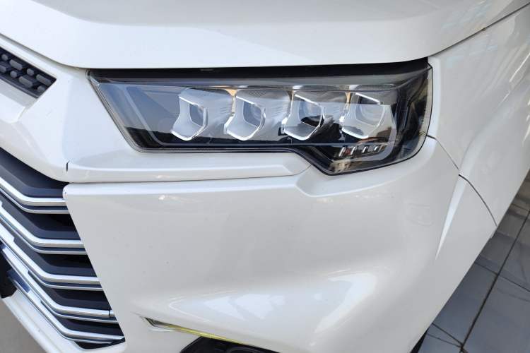 Used JMC Yuhu 9 2020 2.0T Automatic Diesel 4x4 Comfort Edition
