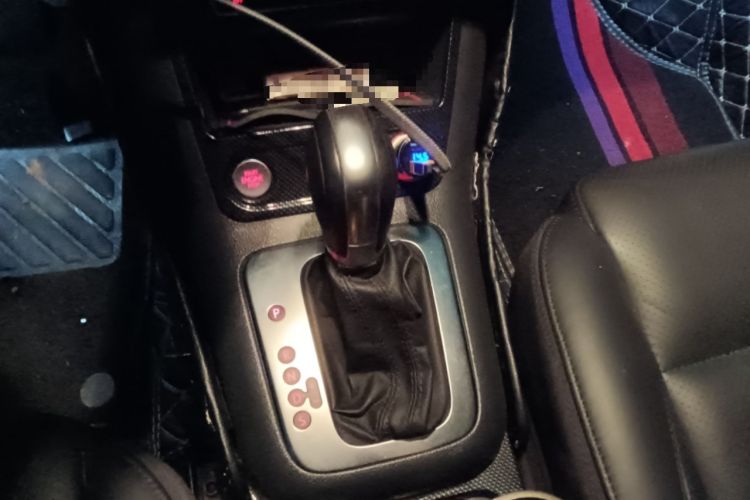 Used Volkswagen Tiguan 2015 1.8TSI Automatic Two-Wheel Drive Luxury Model Gear Lever