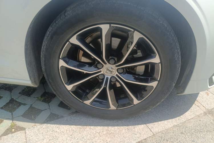 Used Volvo S60 2022 B4 Zhiyi Luxury Edition Right Front Wheel Hub