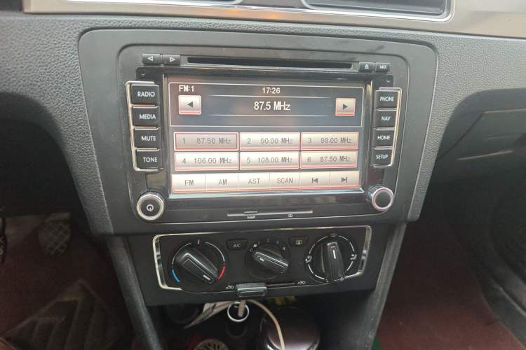 Used Volkswagen Santana 2013 1.6L Manual Comfort Edition Audio And AC Panel