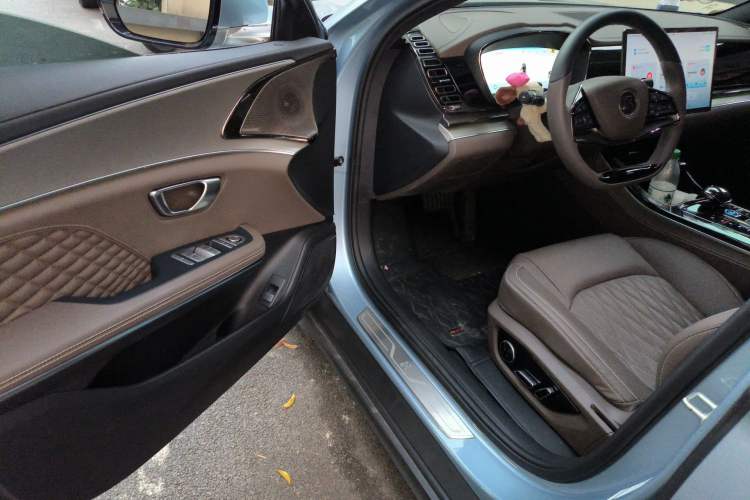 Used BYD Han 2023 DM-i Champion Edition 121KM Prestige Model
