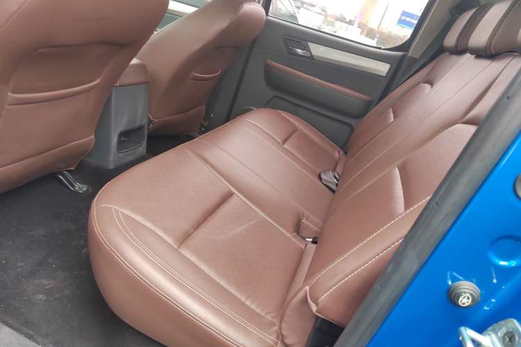 Used JAC T8 2019 2.0T Explorer Edition Two-Wheel Drive Prestige Trim with Standard Double Cabin HFC4DB2-1D
