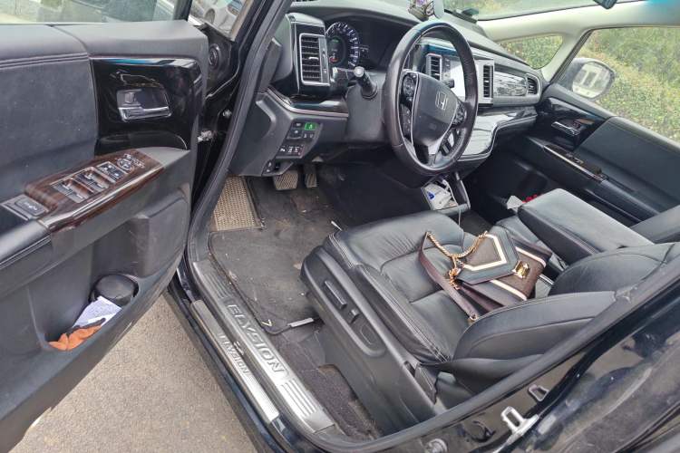 Used Honda Elysion 2019 2.0L Hybrid Supreme Edition
