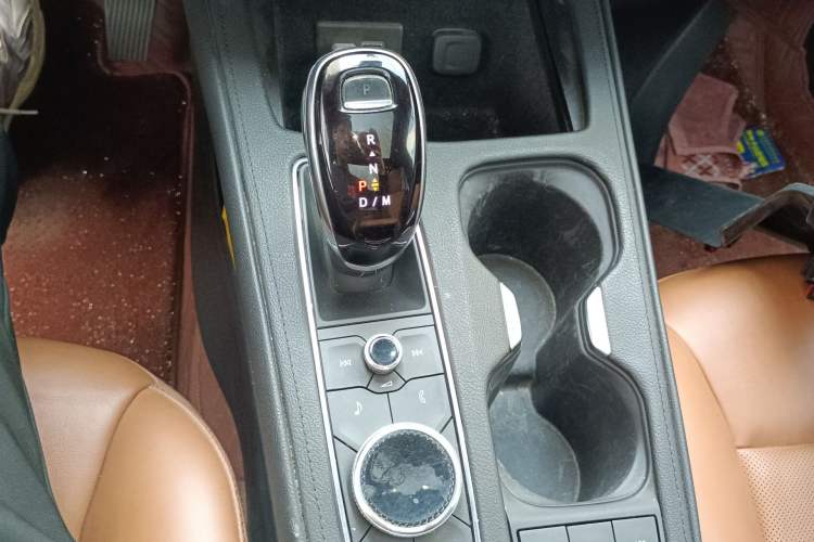 Used Cadillac XT4 2022 28T Two-Wheel Drive Prestige Version Gear Lever