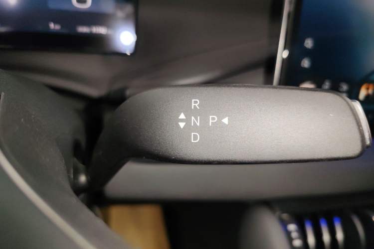 Used BYD Yuan PLUS 2025 Intelligent Driving Version 510 KM Beyond-Grade Edition Gear Lever