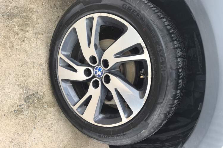 Used Venucia T70X 2015 2.0L CVT SmartFun Sport Edition