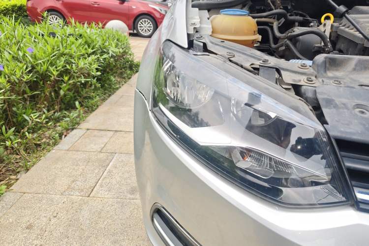 Used Volkswagen Polo 2014 1.4L Manual Fashion Edition Right Front Headlight