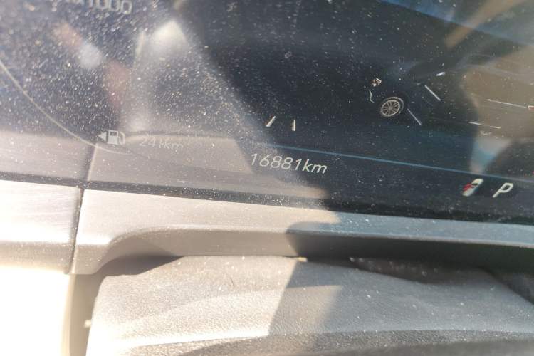 Used Buick GL8 2022 ES Landtrek 653T Luxury Edition Odometer Close Up